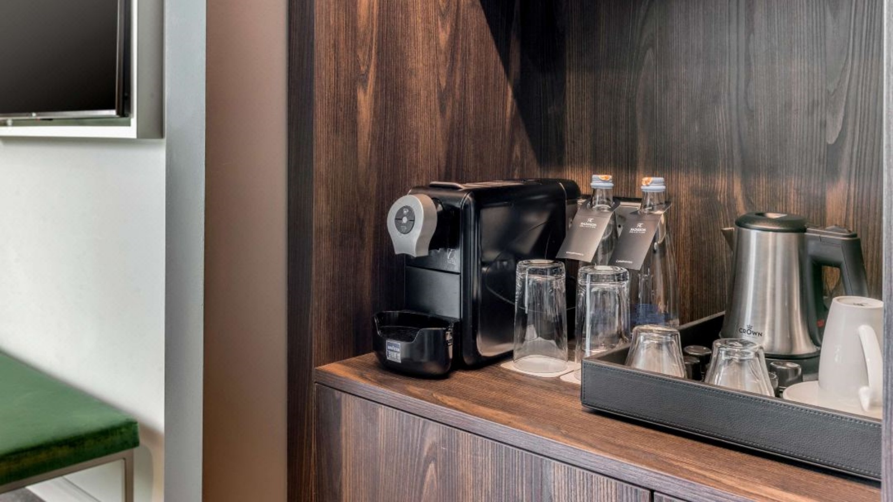 0220e120009q6khg0511B_W_1080_808_R5_D